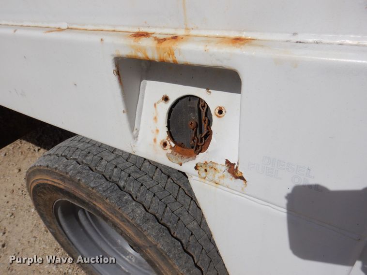 image for item KF9485 2000 Ford F550 Super Duty XL  utility / service truck