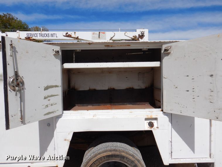 image for item KF9485 2000 Ford F550 Super Duty XL  utility / service truck