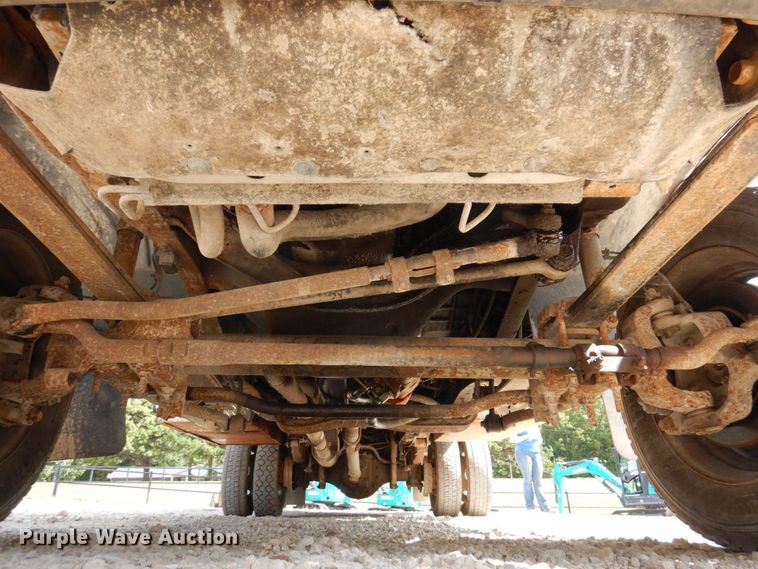 image for item KF9485 2000 Ford F550 Super Duty XL  utility / service truck