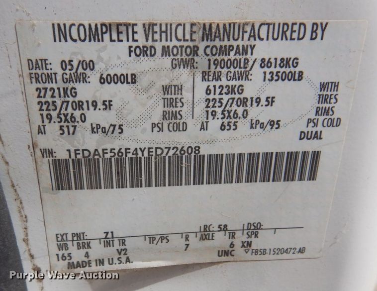 image for item KF9485 2000 Ford F550 Super Duty XL  utility / service truck