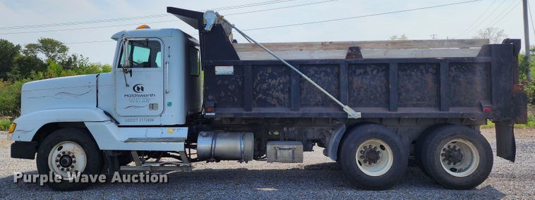 image for item KH9291 1992 Freightliner FLD  dump truck
