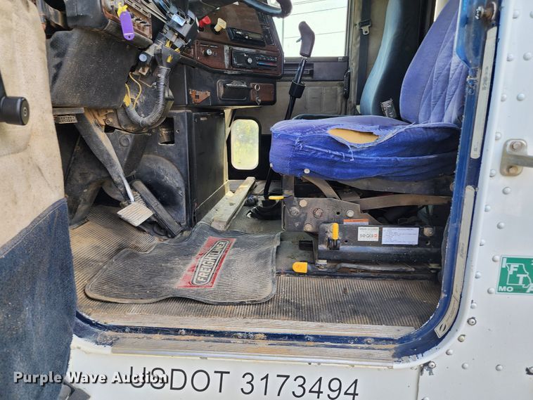 image for item KH9291 1992 Freightliner FLD  dump truck