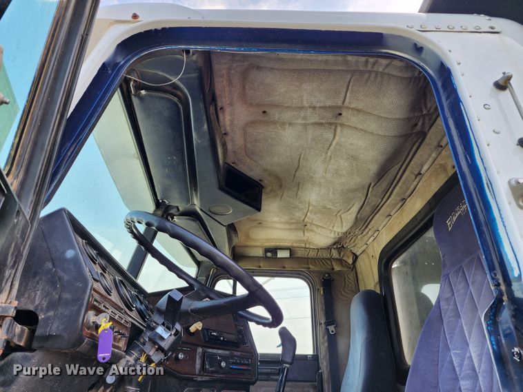 image for item KH9291 1992 Freightliner FLD  dump truck