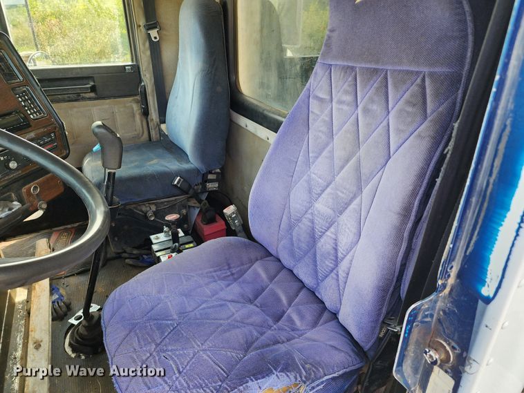 image for item KH9291 1992 Freightliner FLD  dump truck