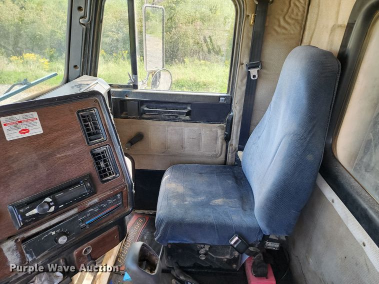 image for item KH9291 1992 Freightliner FLD  dump truck