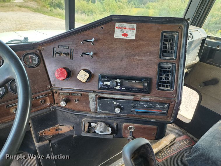 image for item KH9291 1992 Freightliner FLD  dump truck