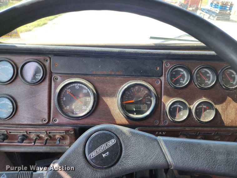 image for item KH9291 1992 Freightliner FLD  dump truck