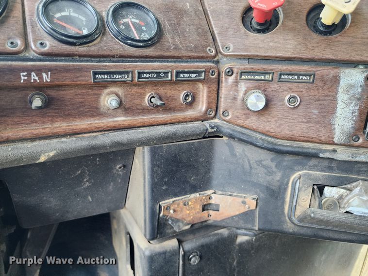 image for item KH9291 1992 Freightliner FLD  dump truck