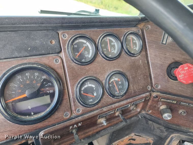 image for item KH9291 1992 Freightliner FLD  dump truck