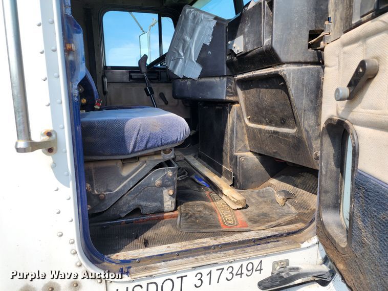 image for item KH9291 1992 Freightliner FLD  dump truck