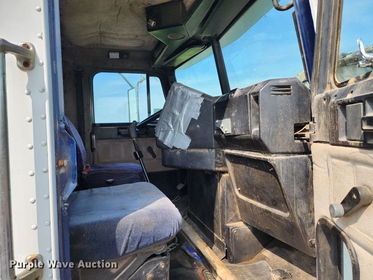 image for item KH9291 1992 Freightliner FLD  dump truck