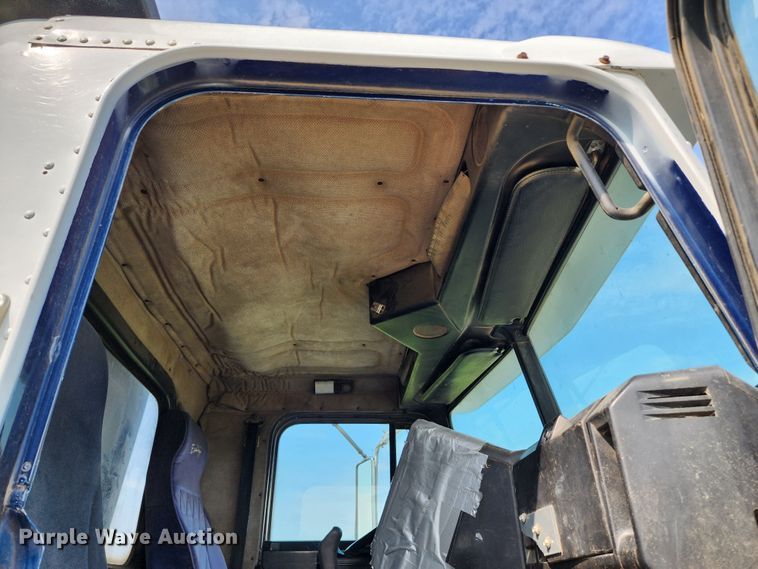 image for item KH9291 1992 Freightliner FLD  dump truck