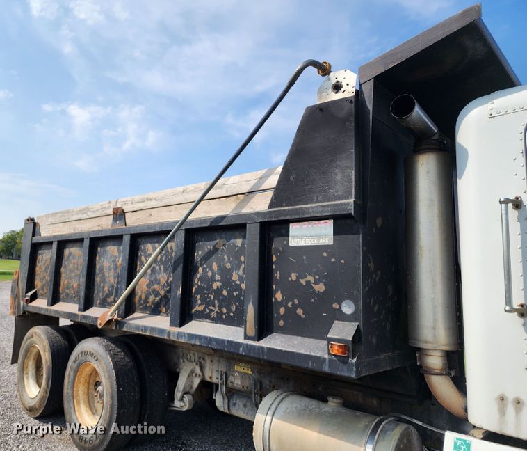 image for item KH9291 1992 Freightliner FLD  dump truck