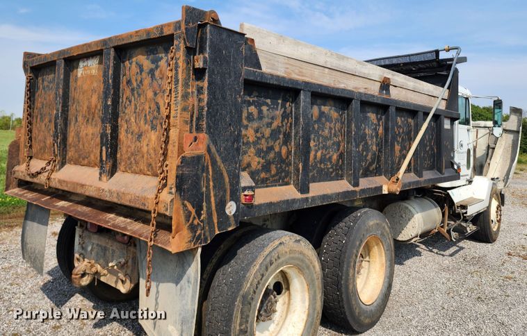 image for item KH9291 1992 Freightliner FLD  dump truck