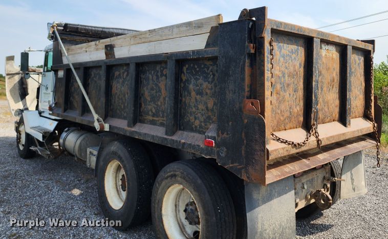 image for item KH9291 1992 Freightliner FLD  dump truck