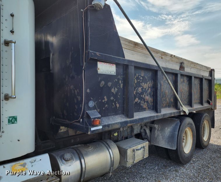 image for item KH9291 1992 Freightliner FLD  dump truck