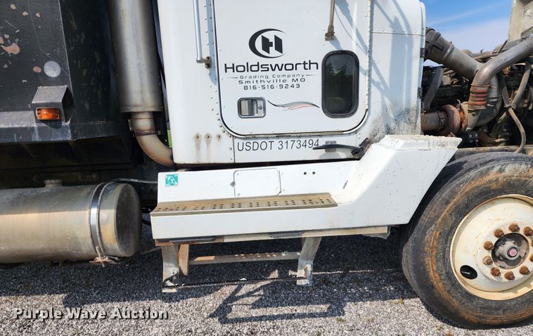 image for item KH9291 1992 Freightliner FLD  dump truck