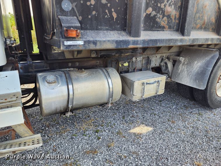 image for item KH9291 1992 Freightliner FLD  dump truck