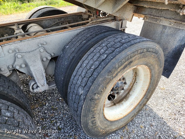 image for item KH9291 1992 Freightliner FLD  dump truck