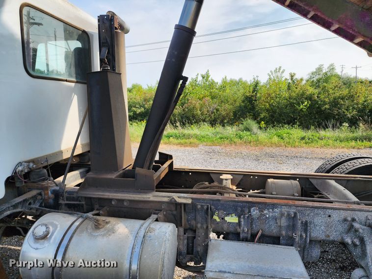 image for item KH9291 1992 Freightliner FLD  dump truck