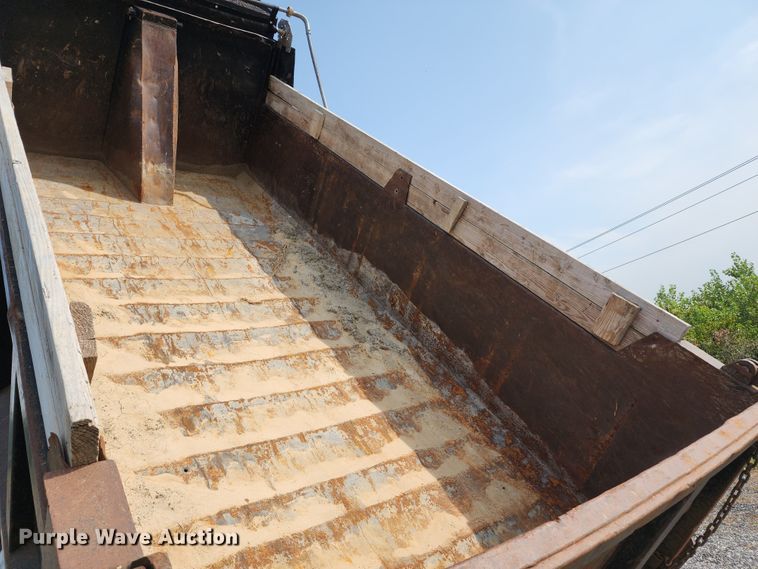 image for item KH9291 1992 Freightliner FLD  dump truck