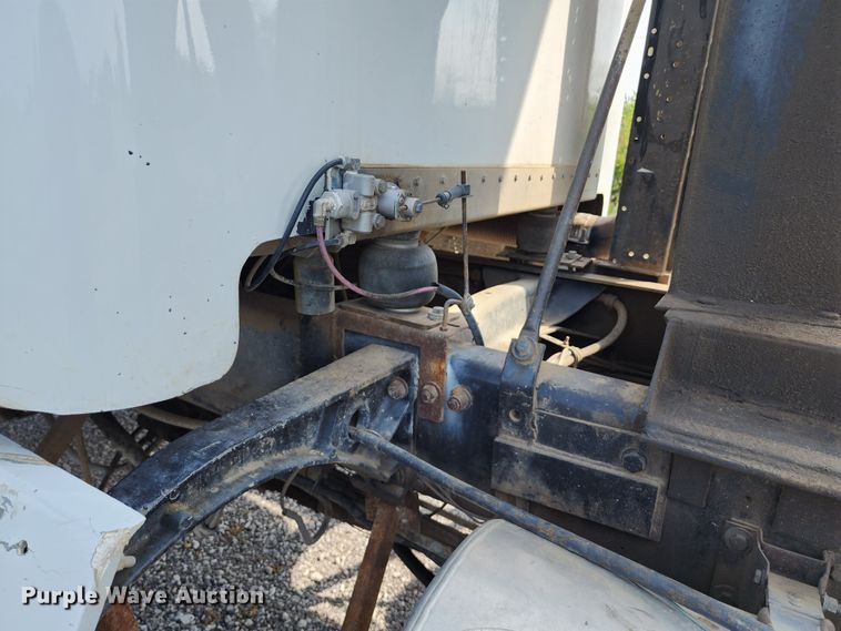 image for item KH9291 1992 Freightliner FLD  dump truck