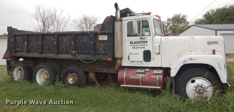 image for item KO9998 1977 International Transtar 4300  dump truck