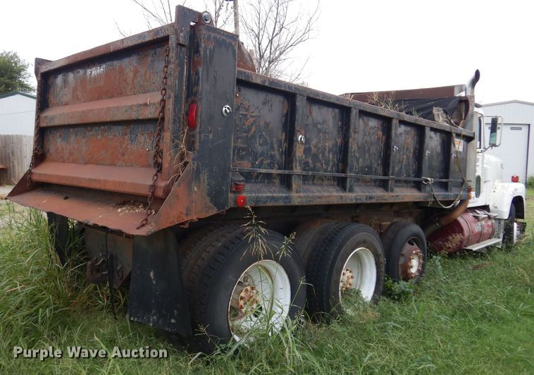 image for item KO9998 1977 International Transtar 4300  dump truck