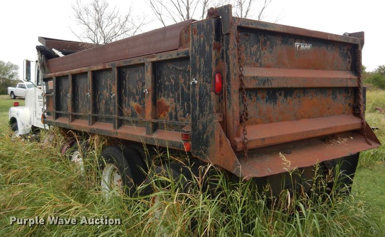 image for item KO9998 1977 International Transtar 4300  dump truck