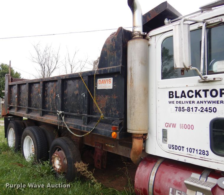 image for item KO9998 1977 International Transtar 4300  dump truck