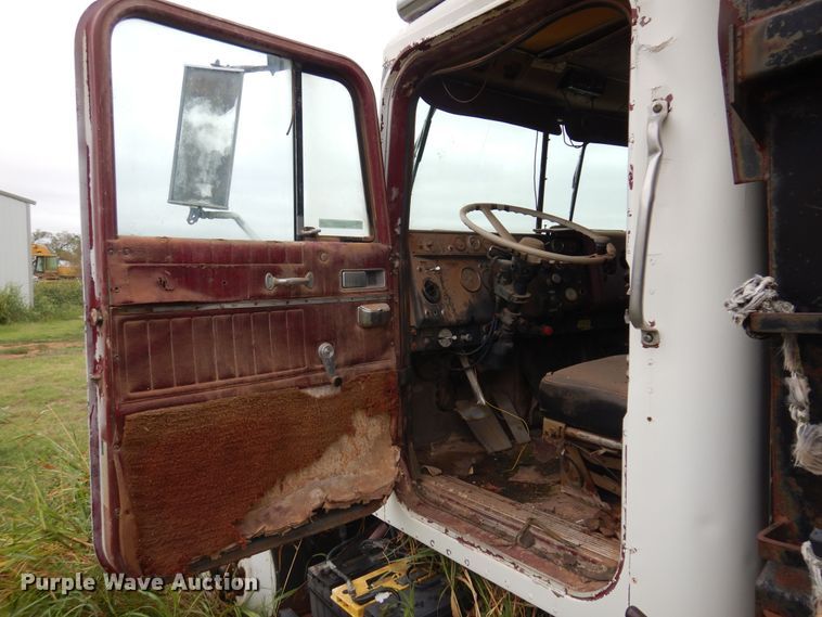 image for item KO9998 1977 International Transtar 4300  dump truck