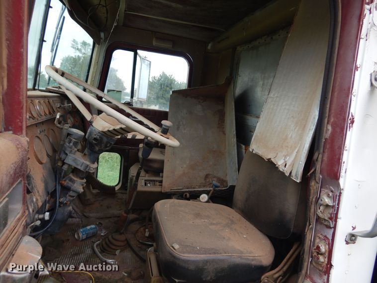 image for item KO9998 1977 International Transtar 4300  dump truck