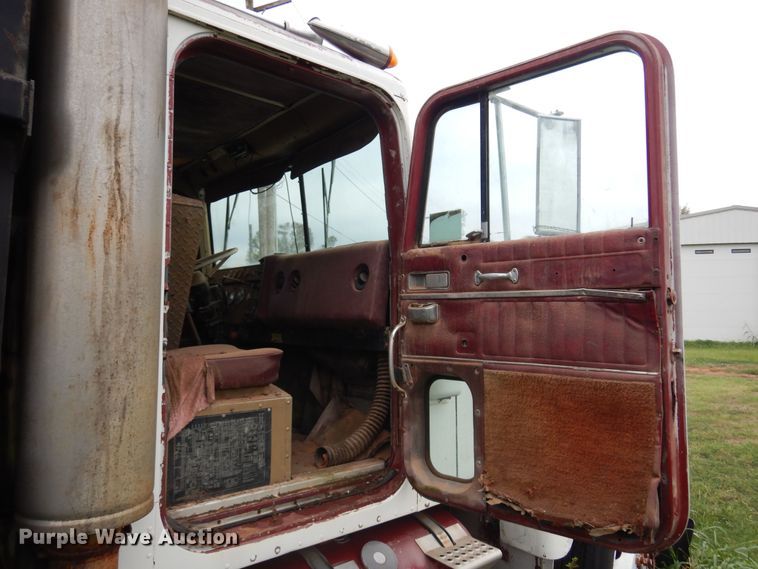 image for item KO9998 1977 International Transtar 4300  dump truck