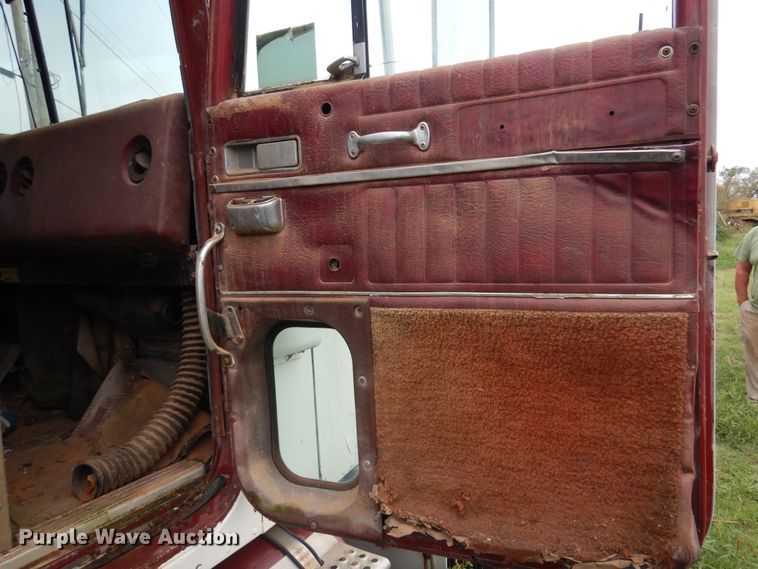 image for item KO9998 1977 International Transtar 4300  dump truck