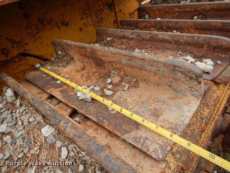 image for item KO9999 1973 Caterpillar D5  dozer