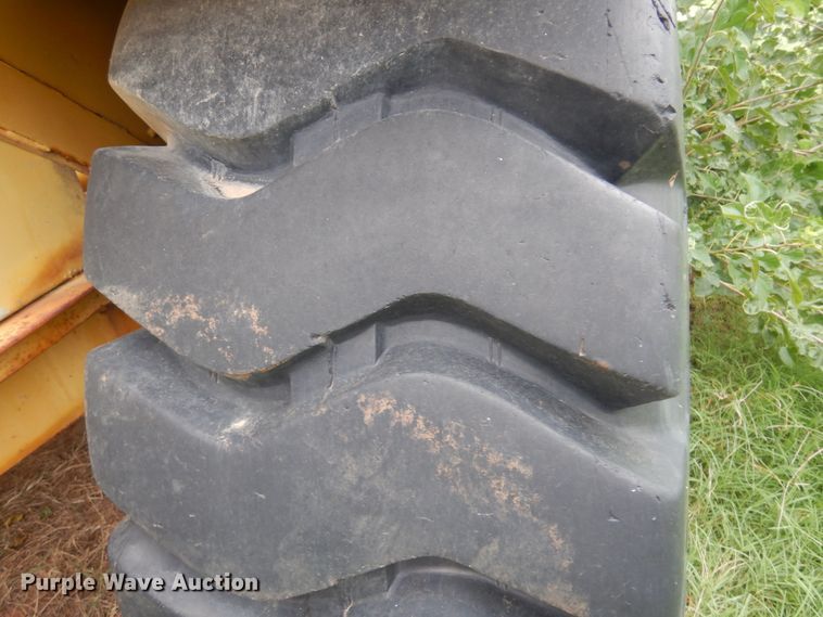 image for item KP9000 1970 Caterpillar 613  elevating scraper