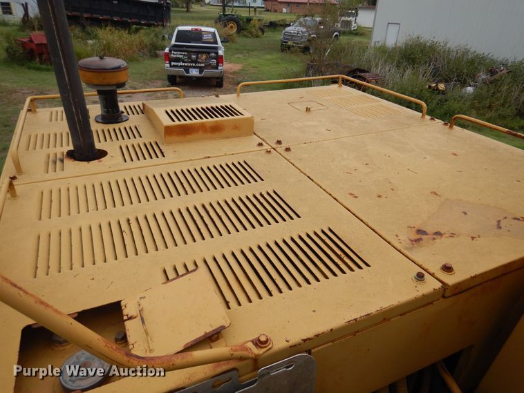 image for item KP9001 1989 Caterpillar 215C excavator