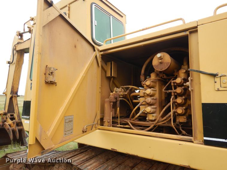 image for item KP9001 1989 Caterpillar 215C excavator