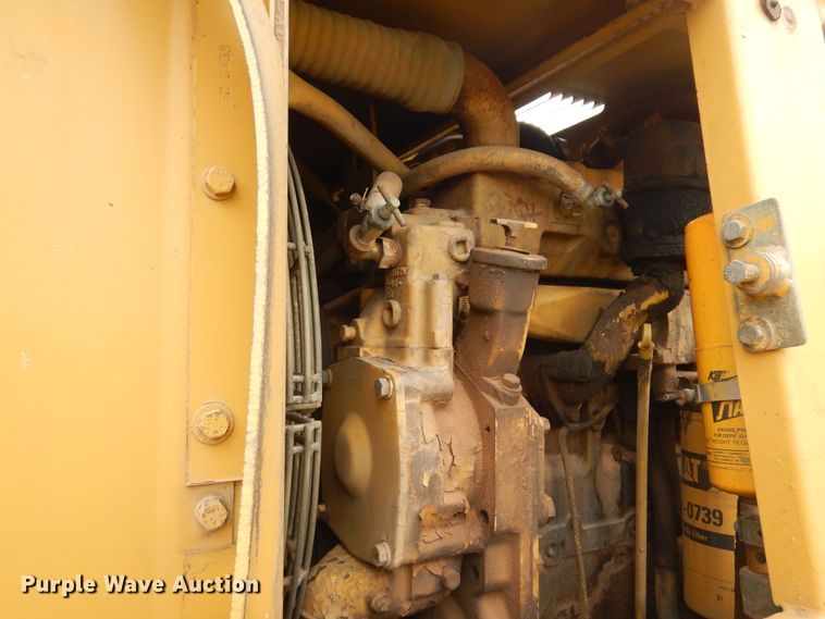 image for item KP9001 1989 Caterpillar 215C excavator