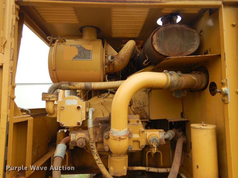 image for item KP9001 1989 Caterpillar 215C excavator