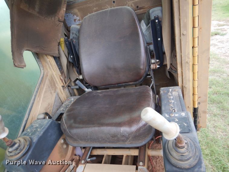 image for item KP9001 1989 Caterpillar 215C excavator