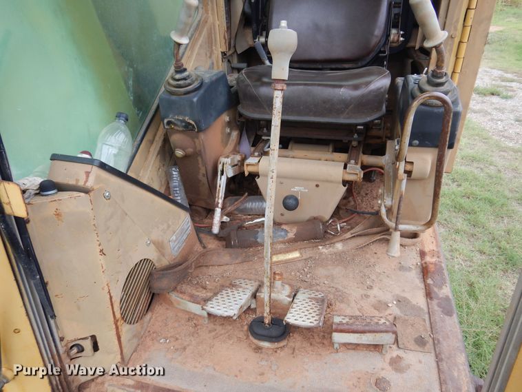 image for item KP9001 1989 Caterpillar 215C excavator