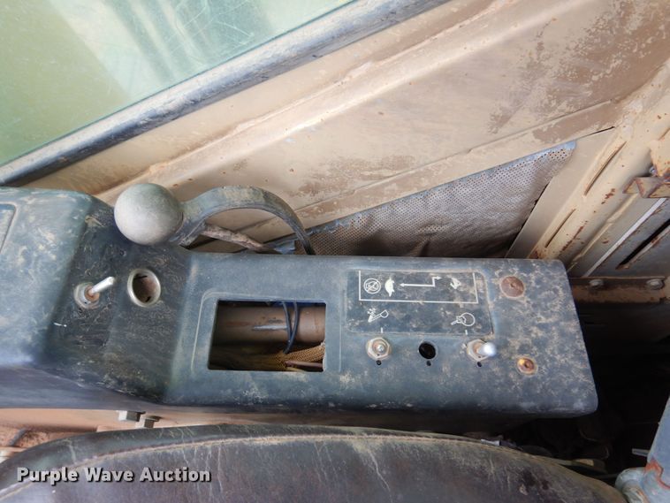 image for item KP9001 1989 Caterpillar 215C excavator