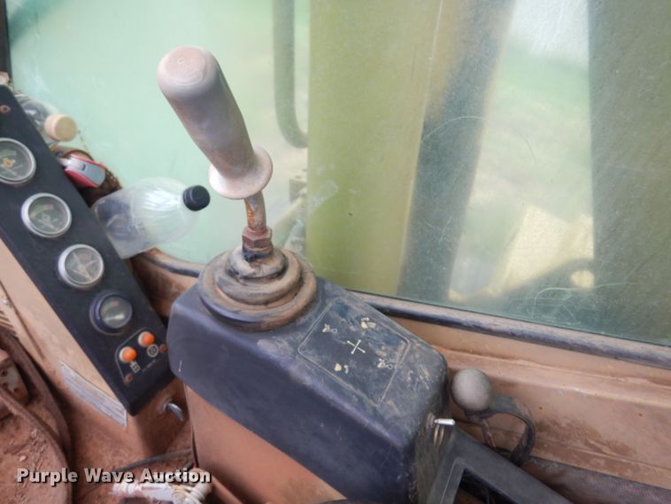 image for item KP9001 1989 Caterpillar 215C excavator