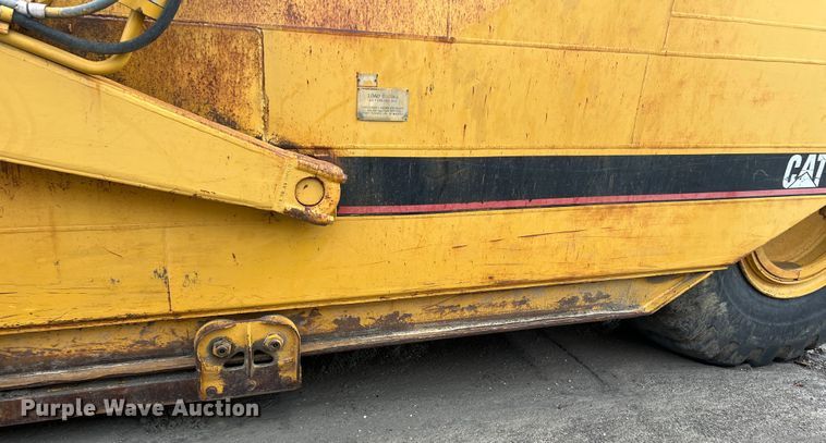 image for item LI9419 1997 Caterpillar 623F  elevating scraper