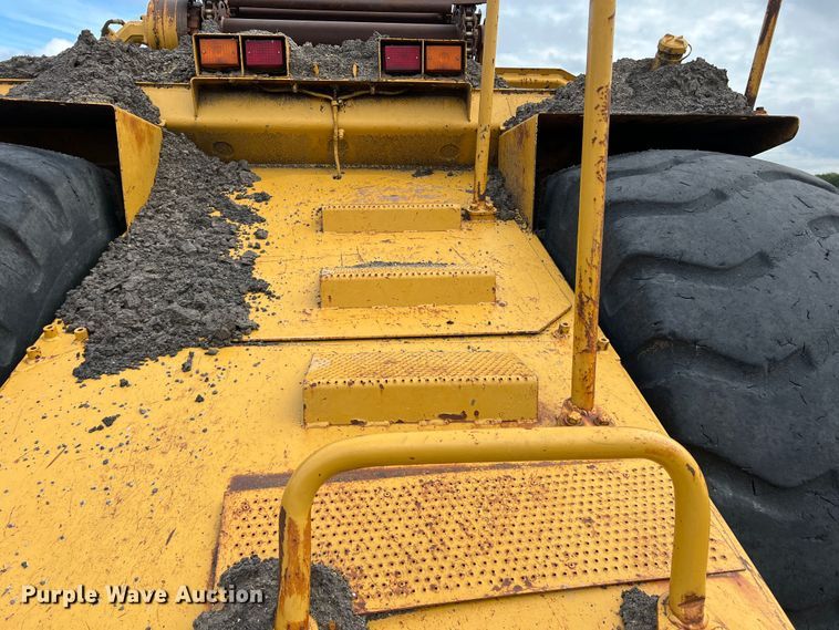 image for item LI9419 1997 Caterpillar 623F  elevating scraper