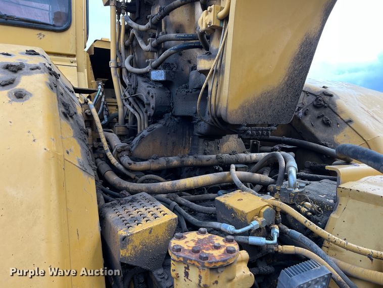 image for item LI9419 1997 Caterpillar 623F  elevating scraper