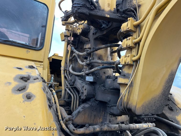 image for item LI9419 1997 Caterpillar 623F  elevating scraper