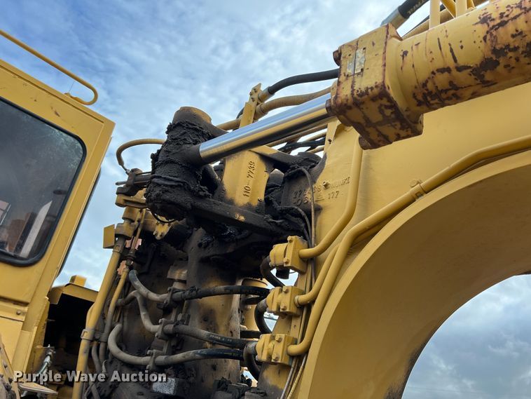 image for item LI9419 1997 Caterpillar 623F  elevating scraper