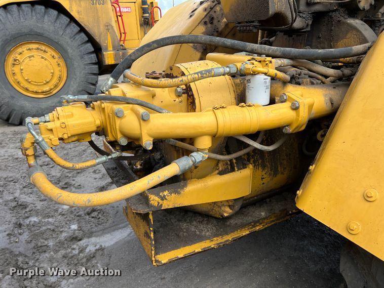 image for item LI9419 1997 Caterpillar 623F  elevating scraper